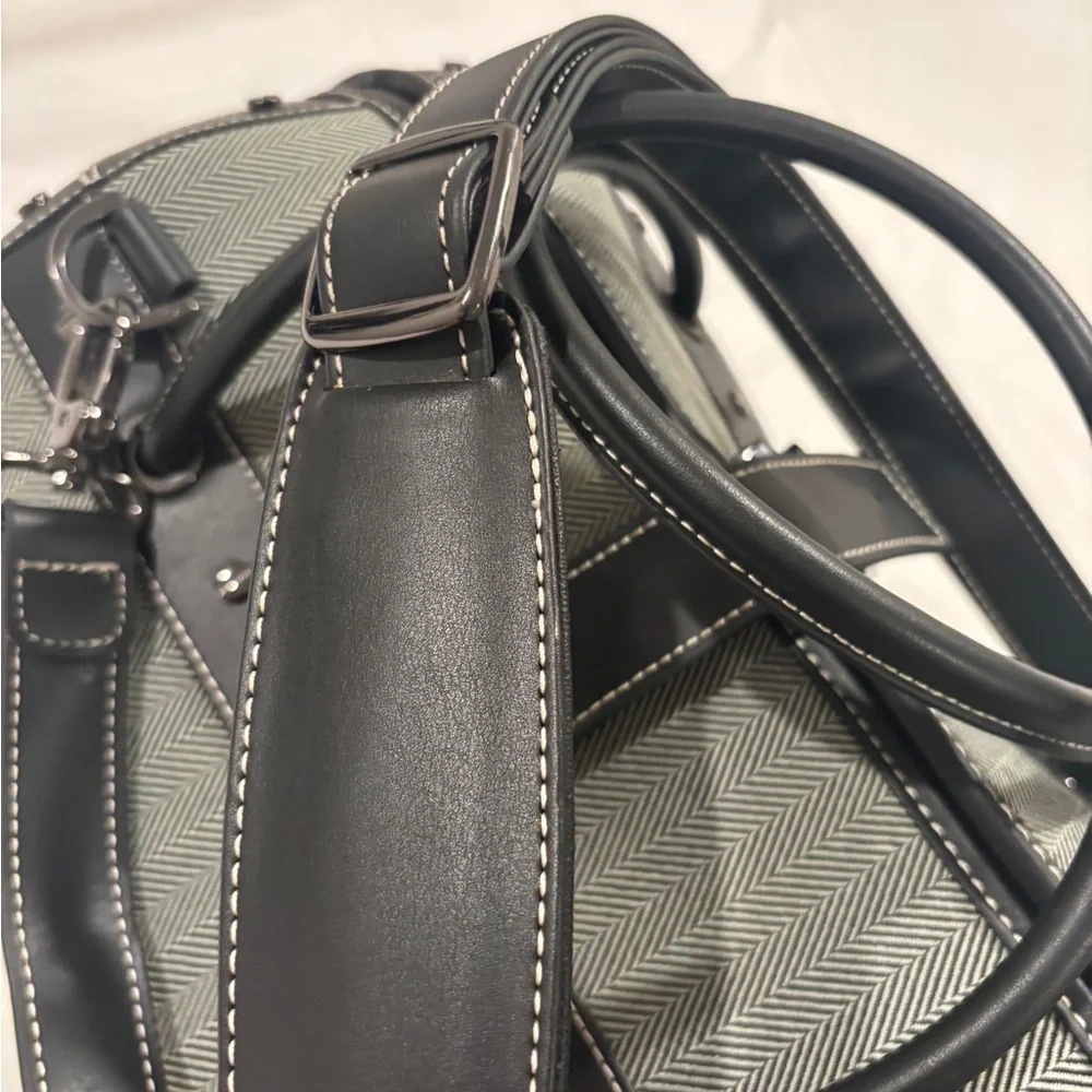 Samsonite Black and Gray Duffel Bag